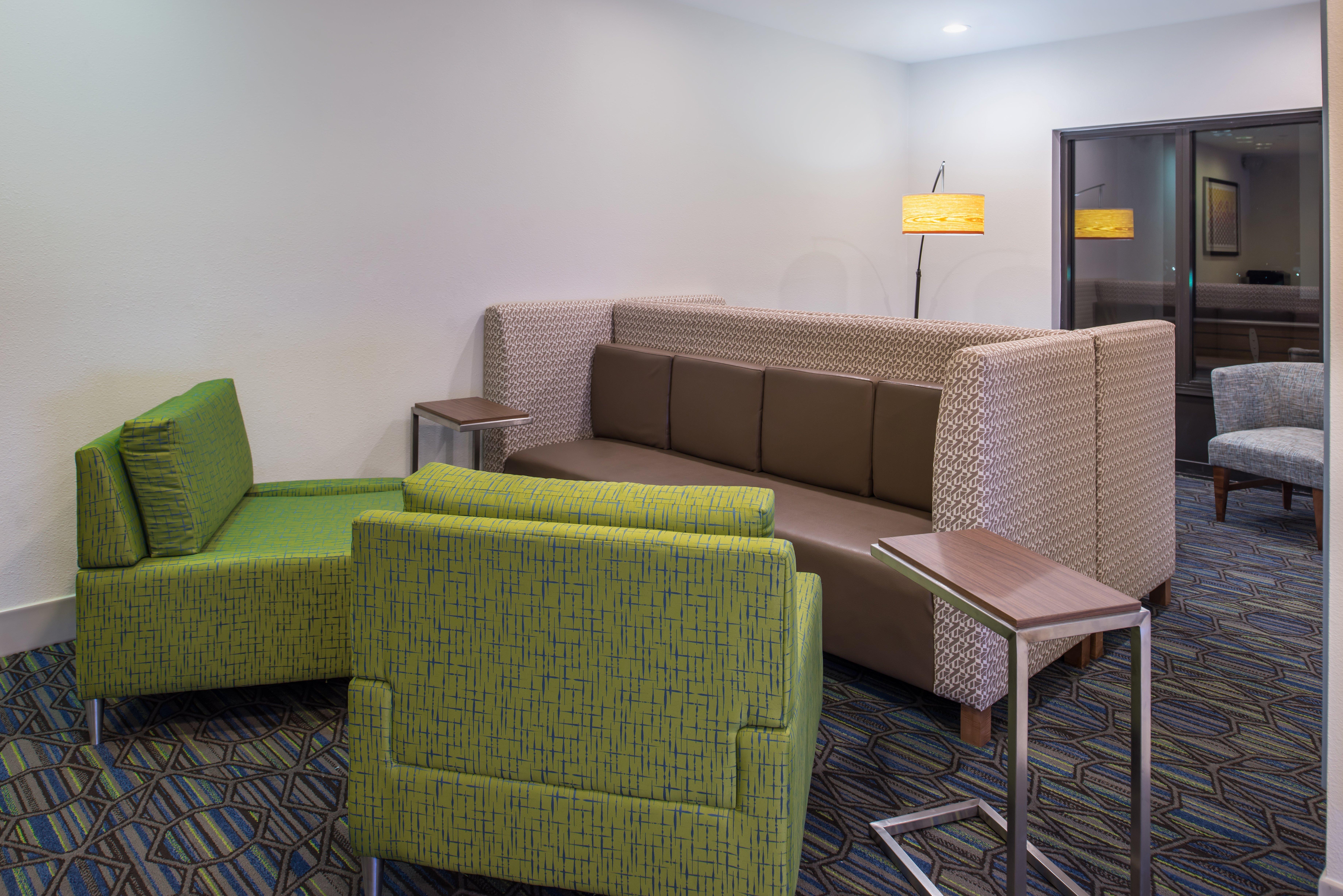 Holiday Inn Express Hotel & Suites Tampa-Anderson Road-Veterans Exp By Ihg West Chase Exterior foto