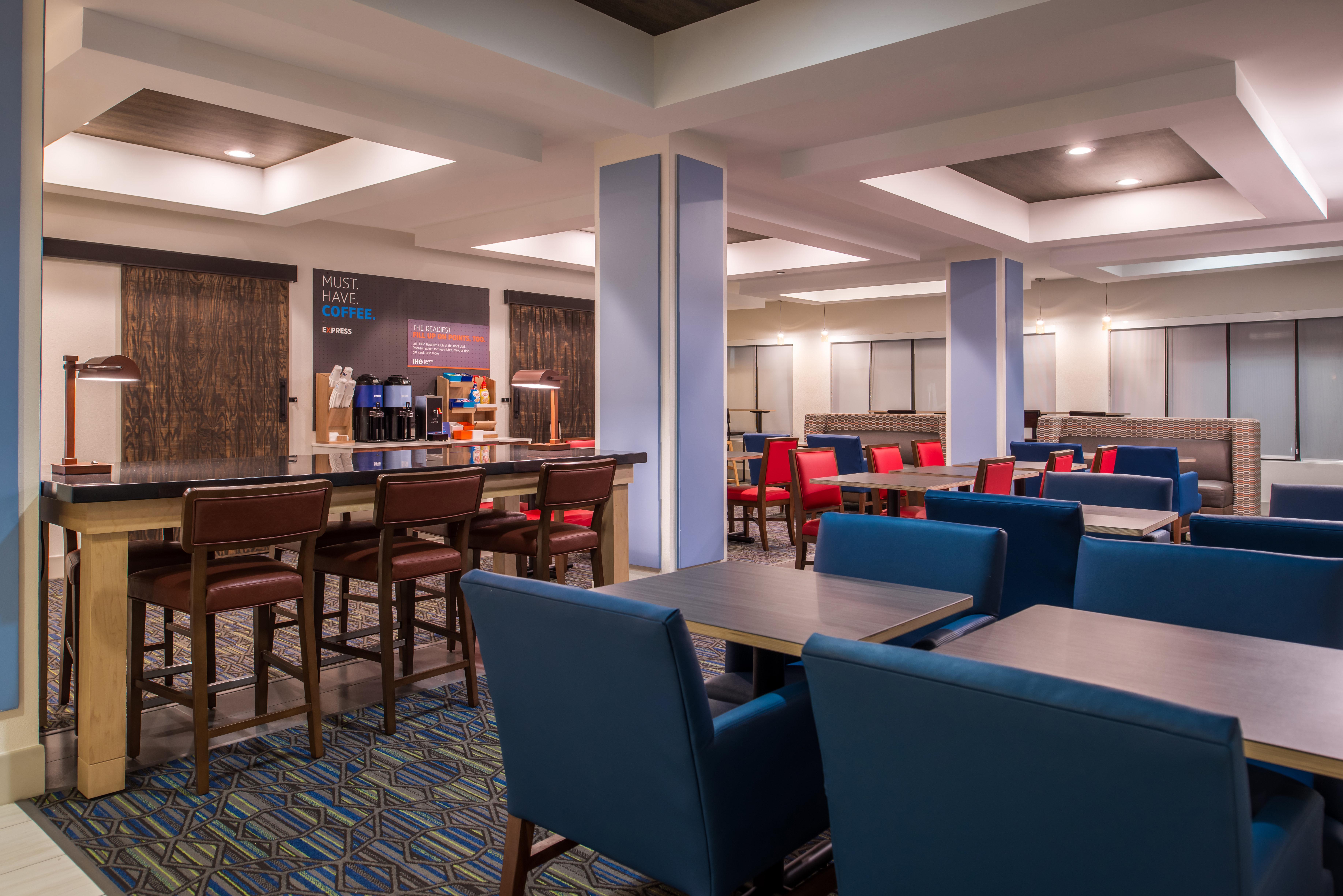 Holiday Inn Express Hotel & Suites Tampa-Anderson Road-Veterans Exp By Ihg West Chase Exterior foto